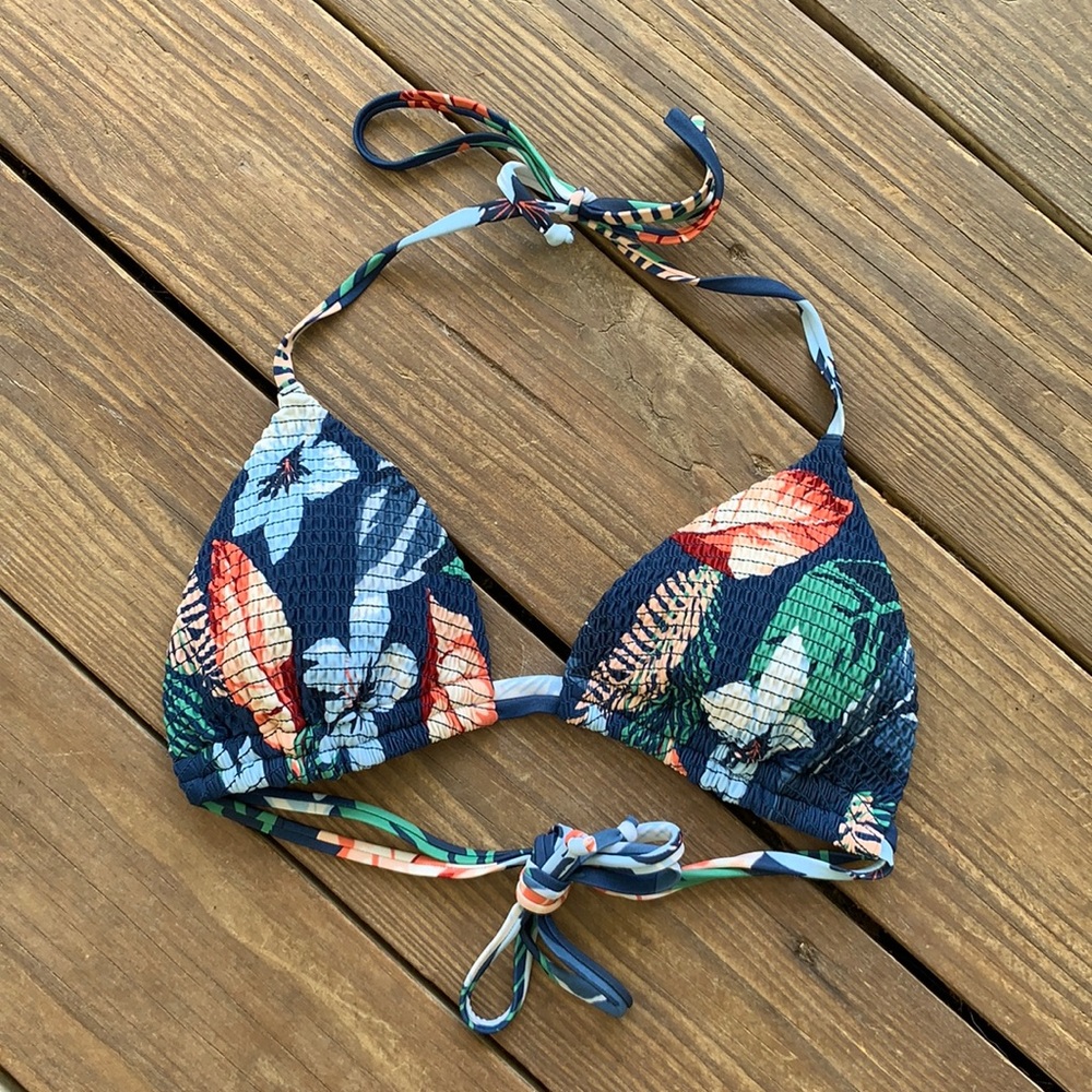 Hollister Tropical Triangle Top